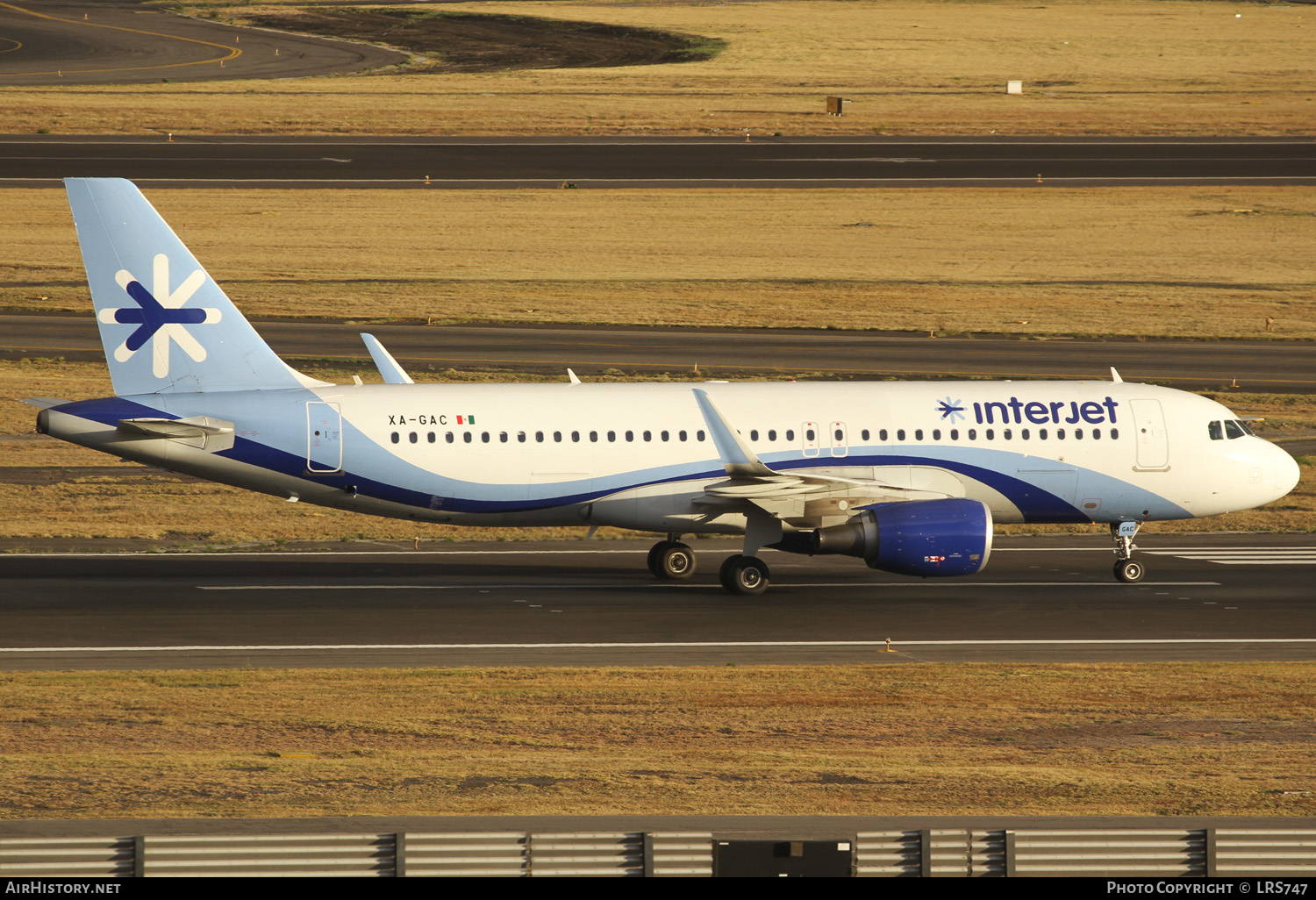 Aircraft Photo of XA-GAC | Airbus A320-214 | Interjet | AirHistory.net #330829