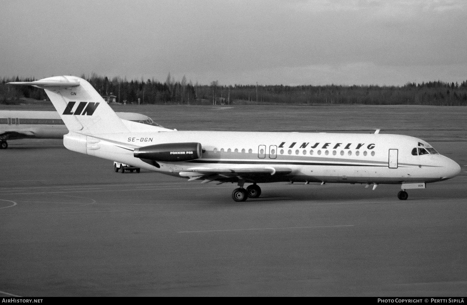 Aircraft Photo of SE-DGN | Fokker F28-4000 Fellowship | Linjeflyg | AirHistory.net #330830