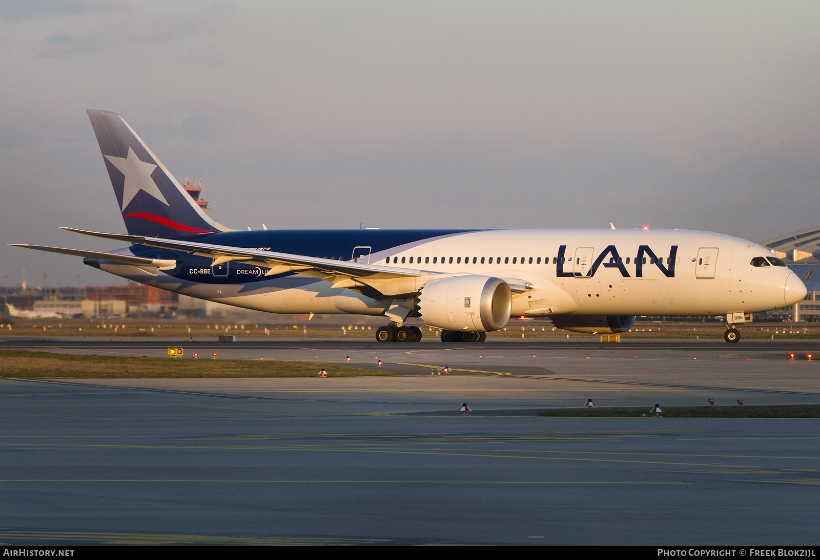 Aircraft Photo of CC-BBE | Boeing 787-8 Dreamliner | LAN Airlines - Línea Aérea Nacional | AirHistory.net #330922