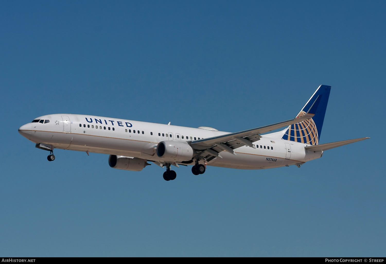 Aircraft Photo of N37468 | Boeing 737-924/ER | United Airlines | AirHistory.net #330932