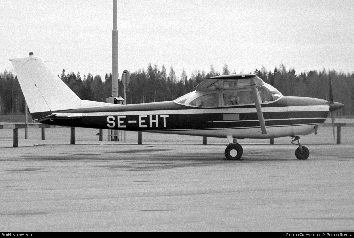 Aircraft Photo of SE-EHT | Cessna 172E | AirHistory.net #330963