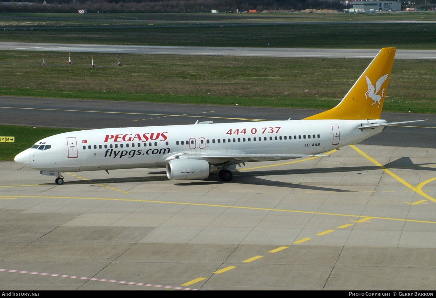 Aircraft Photo of TC-AAB | Boeing 737-86N | Pegasus Airlines | AirHistory.net #330978