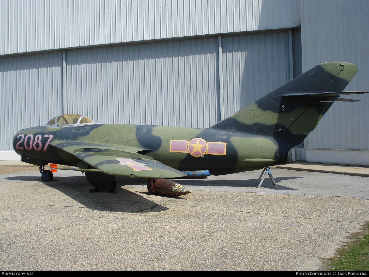 Aircraft Photo of 2087 | Mikoyan-Gurevich MiG-17F | Vietnam - Air Force | AirHistory.net #331171