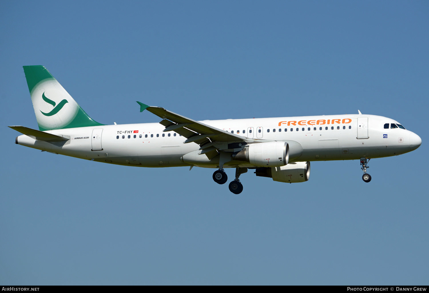 Aircraft Photo of TC-FHY | Airbus A320-214 | Freebird Airlines | AirHistory.net #331268