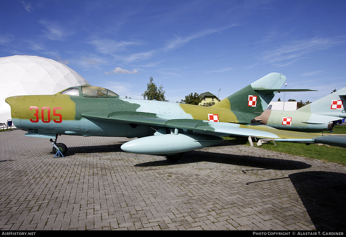 Aircraft Photo of 305 | Mikoyan-Gurevich MiG-17PF | Poland - Air Force | AirHistory.net #331332