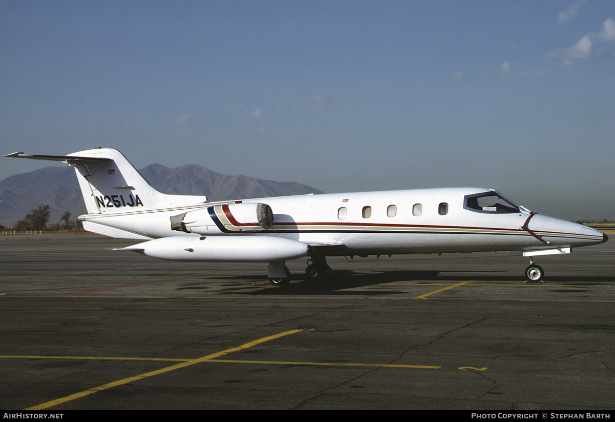 Aircraft Photo of N251JA | Gates Learjet 25B | AirHistory.net #331421