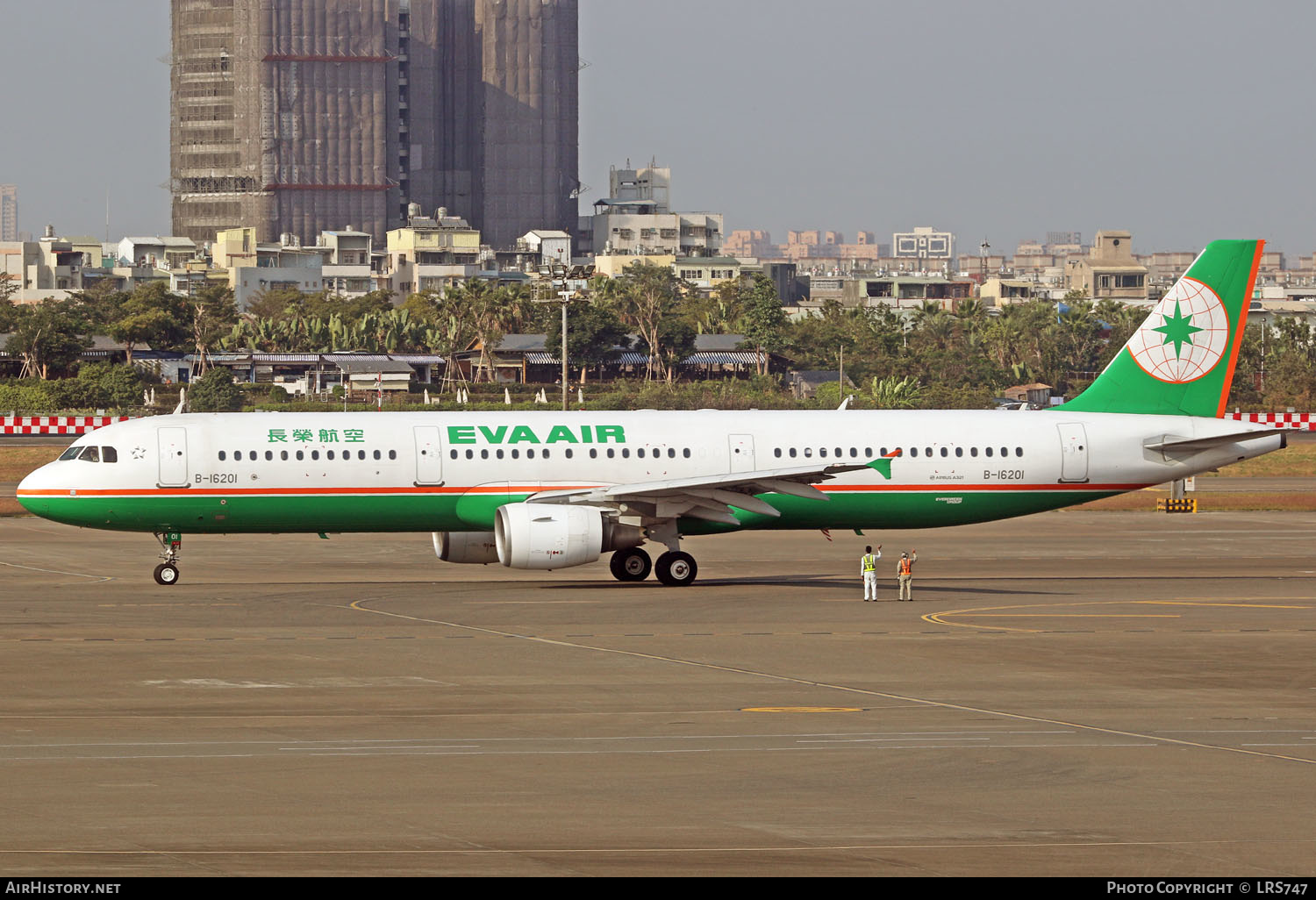 Aircraft Photo of B-16201 | Airbus A321-211 | EVA Air | AirHistory.net #331680
