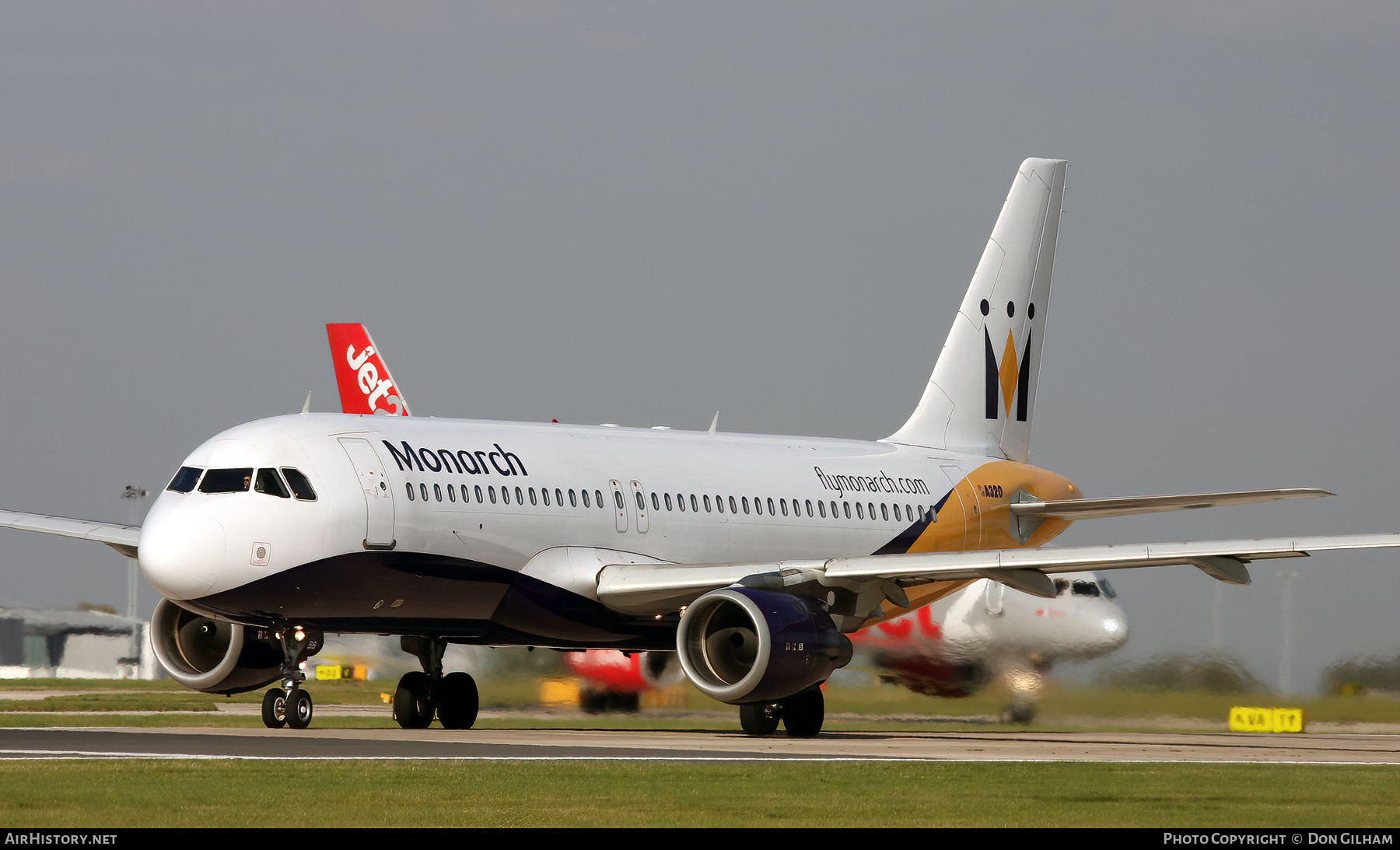 Aircraft Photo of G-OZBB | Airbus A320-212 | Monarch Airlines | AirHistory.net #331706