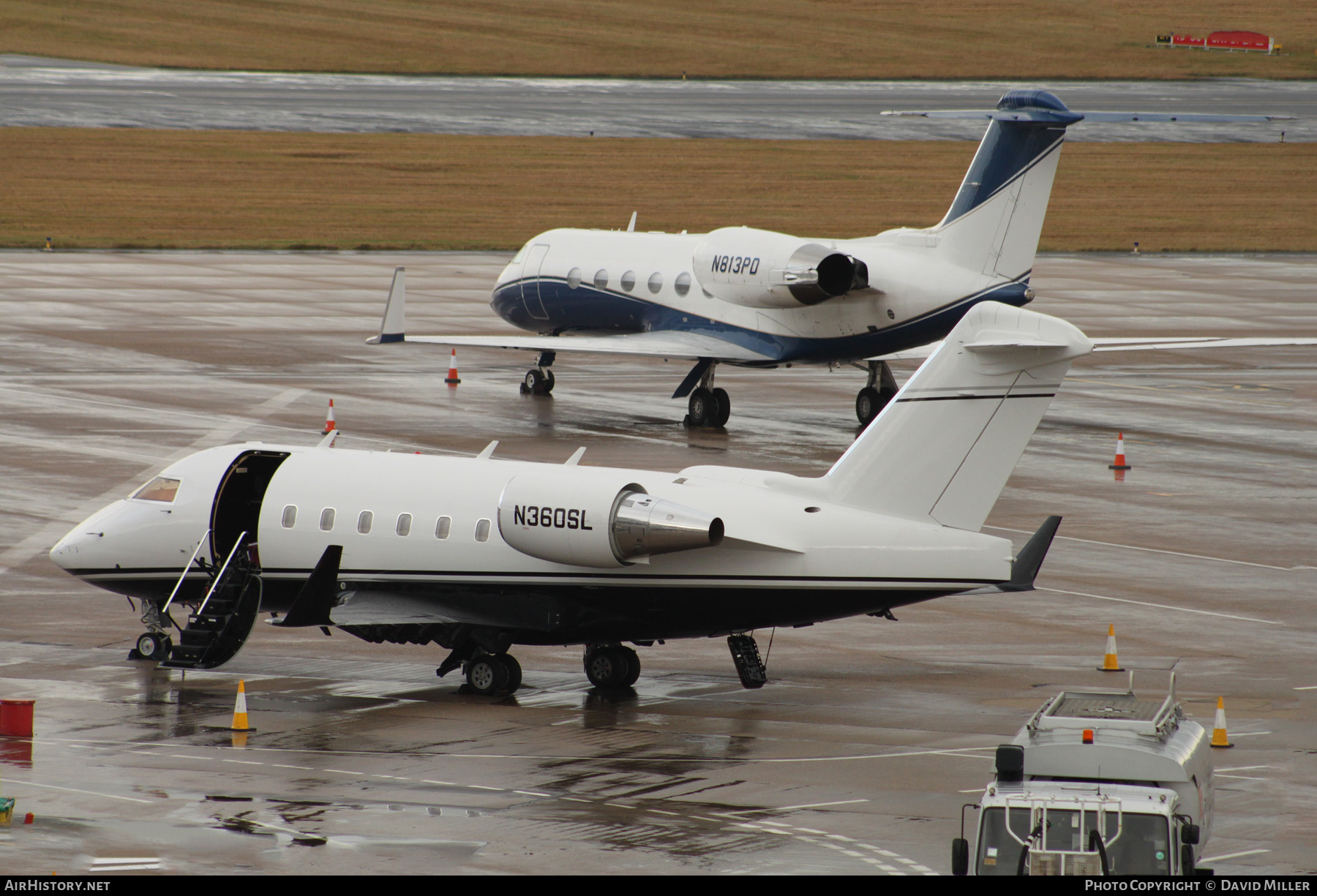 Aircraft Photo of N360SL | Bombardier Challenger 604 (CL-600-2B16) | AirHistory.net #331717