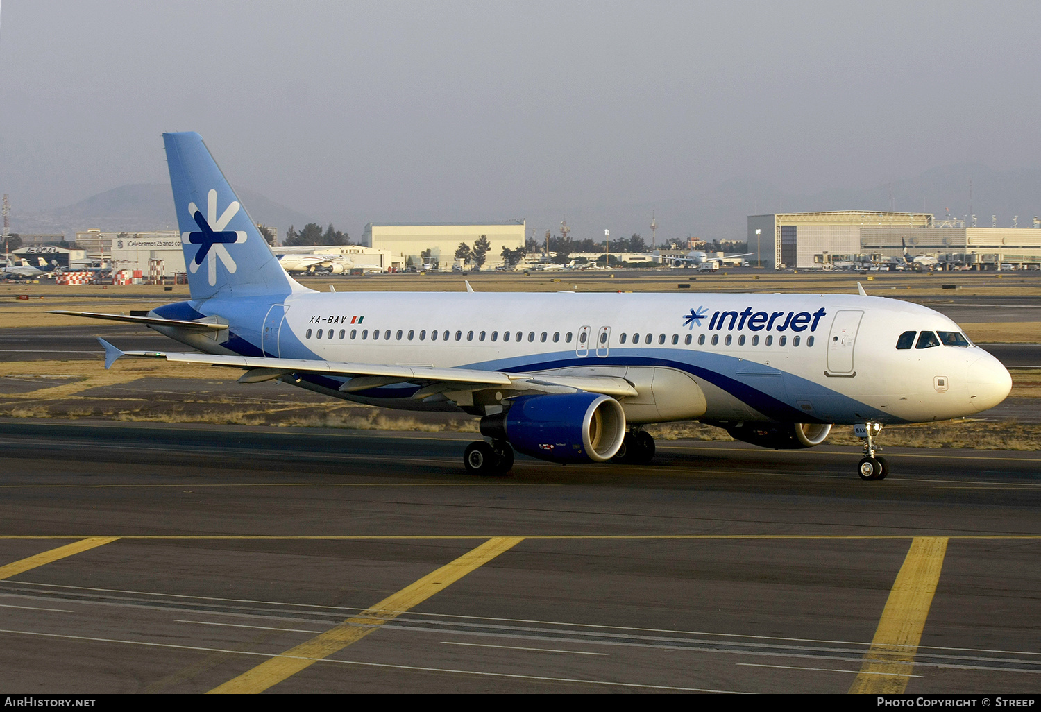 Aircraft Photo of XA-BAV | Airbus A320-214 | Interjet | AirHistory.net #331826
