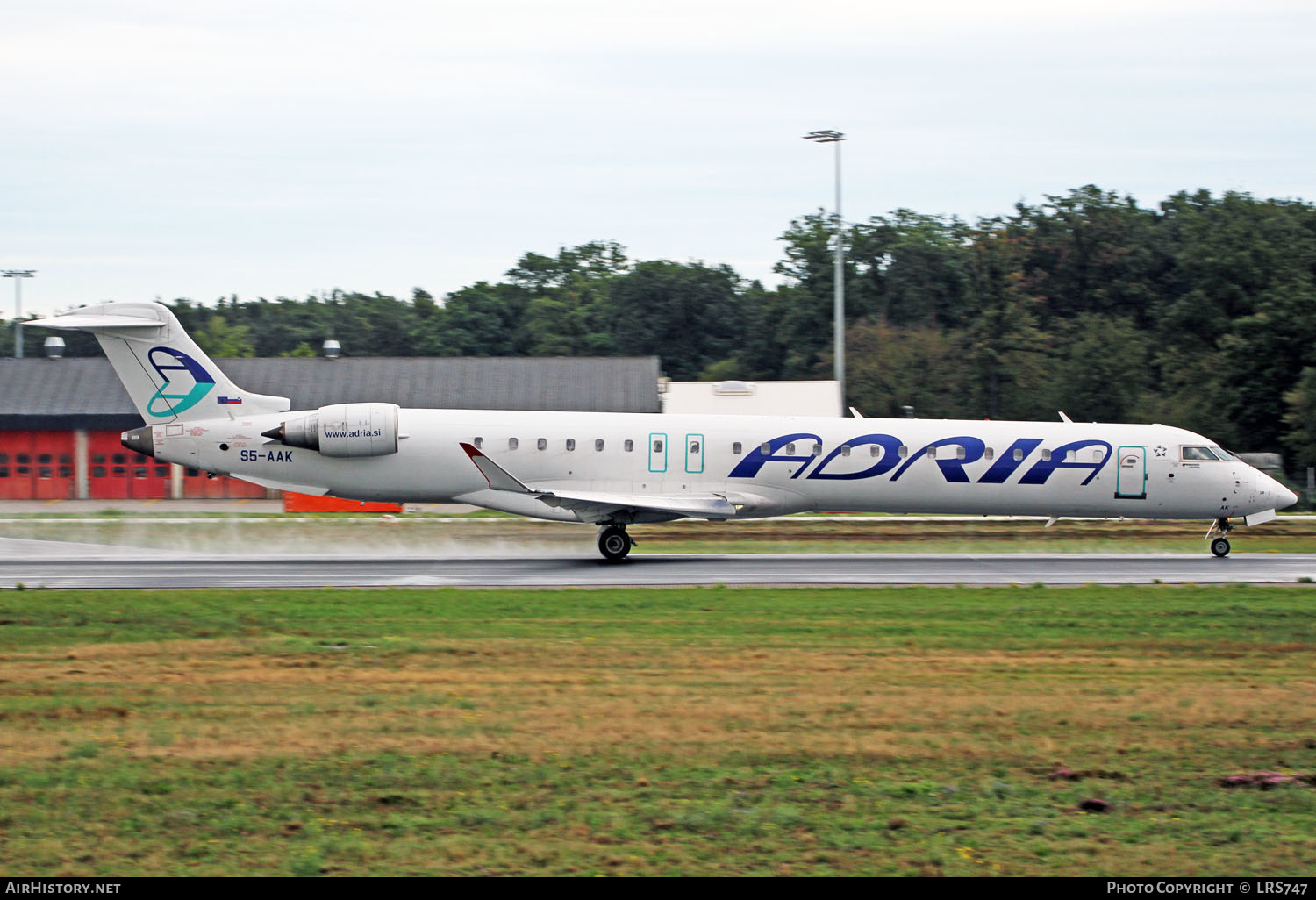 Aircraft Photo of S5-AAK | Bombardier CRJ-900 (CL-600-2D24) | Adria Airways | AirHistory.net #331835