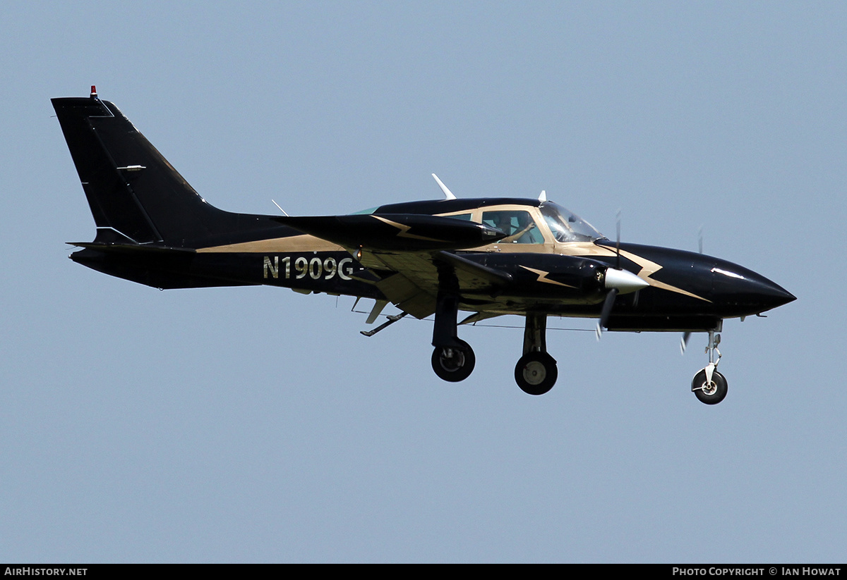 Aircraft Photo of N1909G | Cessna 310R | AirHistory.net #331869