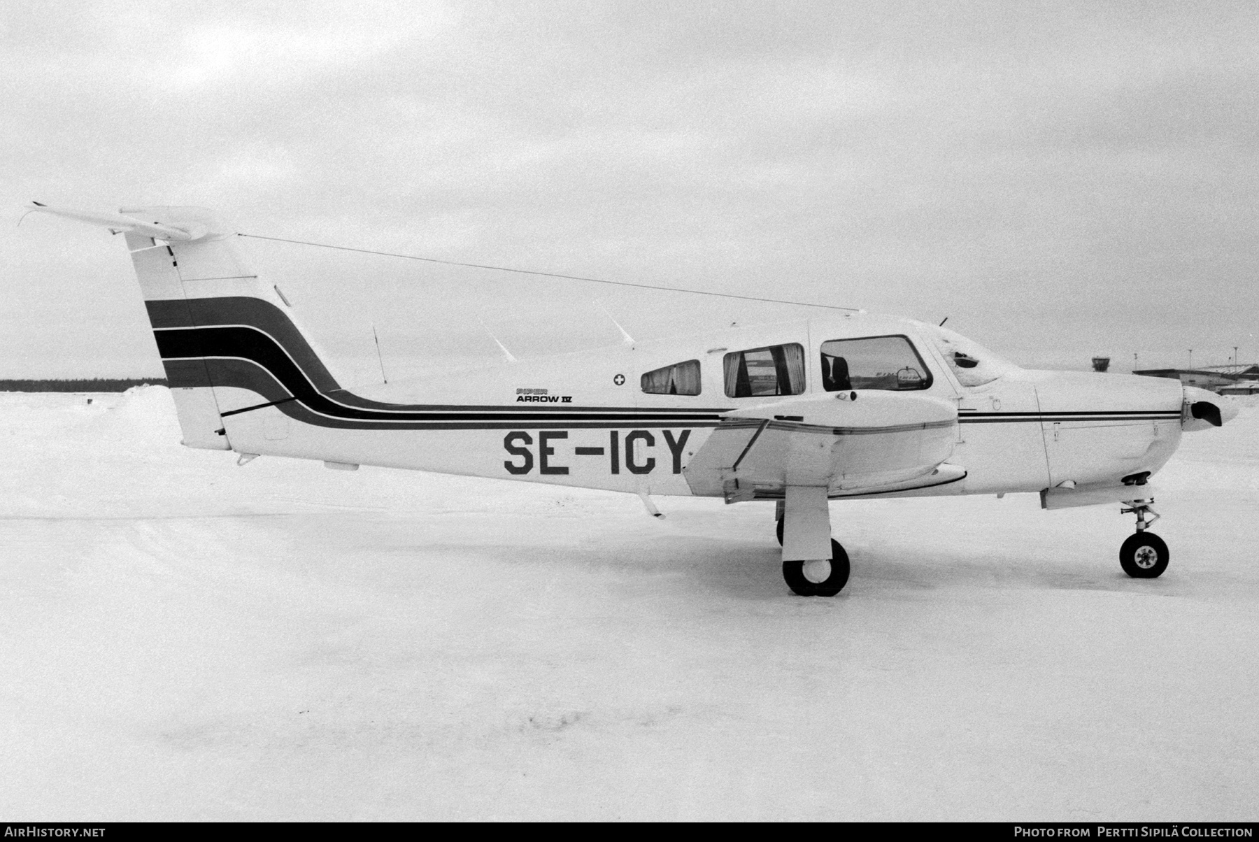 Aircraft Photo of SE-ICY | Piper PA-28RT-201 Cherokee Arrow IV | AirHistory.net #331921