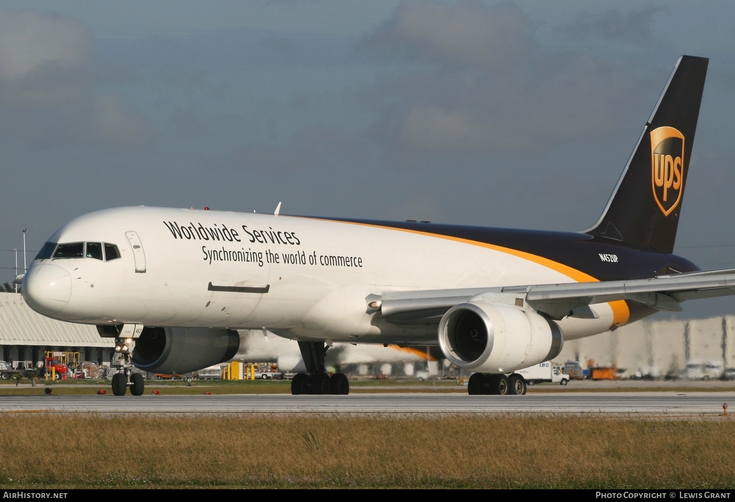 Aircraft Photo of N452UP | Boeing 757-24APF | United Parcel Service - UPS | AirHistory.net #332088