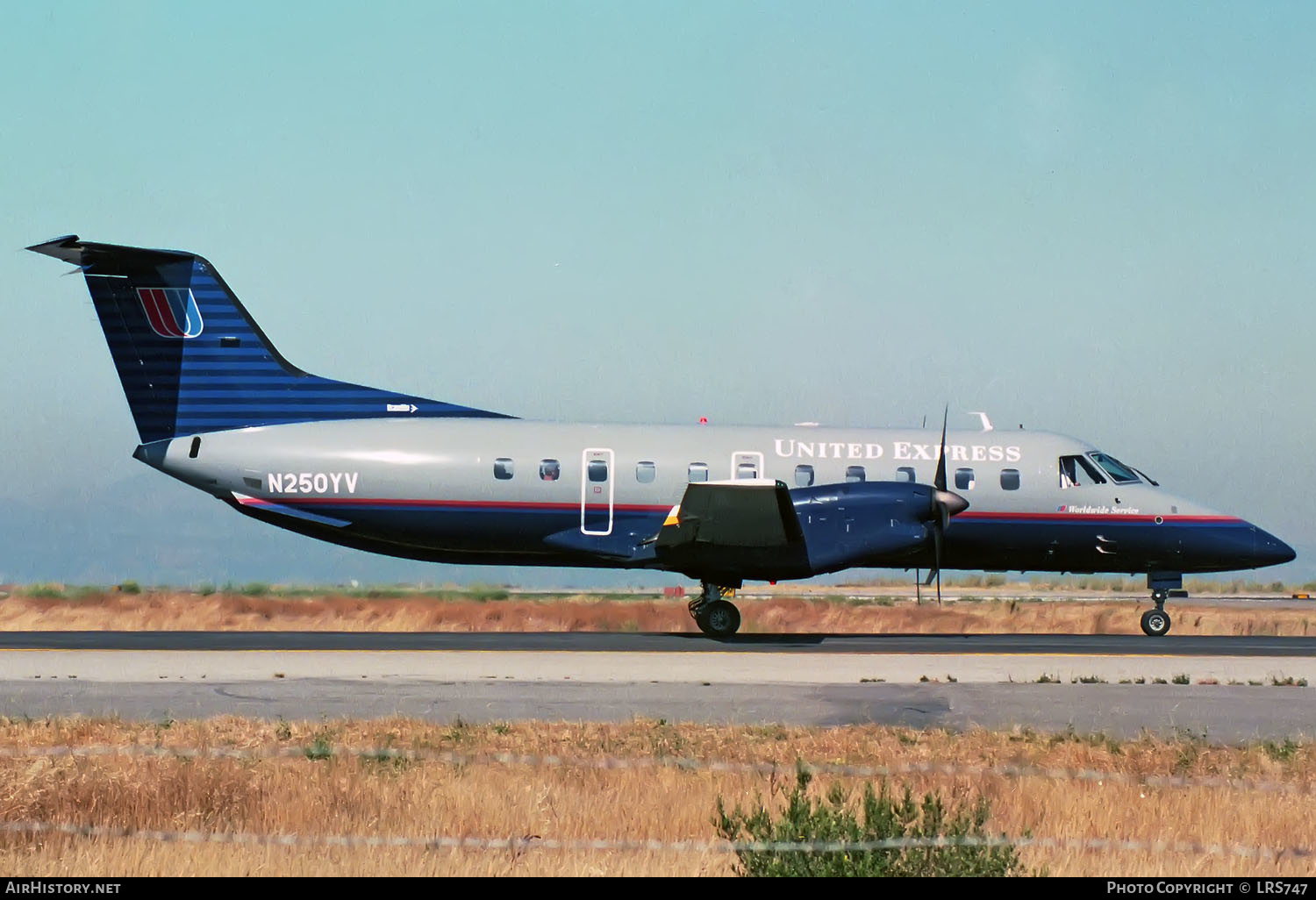 Aircraft Photo of N250YV | Embraer EMB-120RT Brasilia | United Express | AirHistory.net #332124