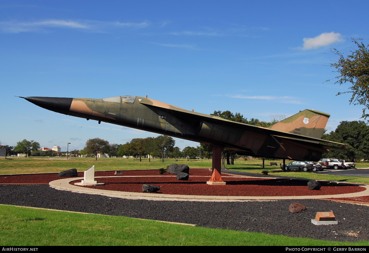 Aircraft Photo of 68-0275 / 80275 | General Dynamics F-111G Aardvark | USA - Air Force | AirHistory.net #332285