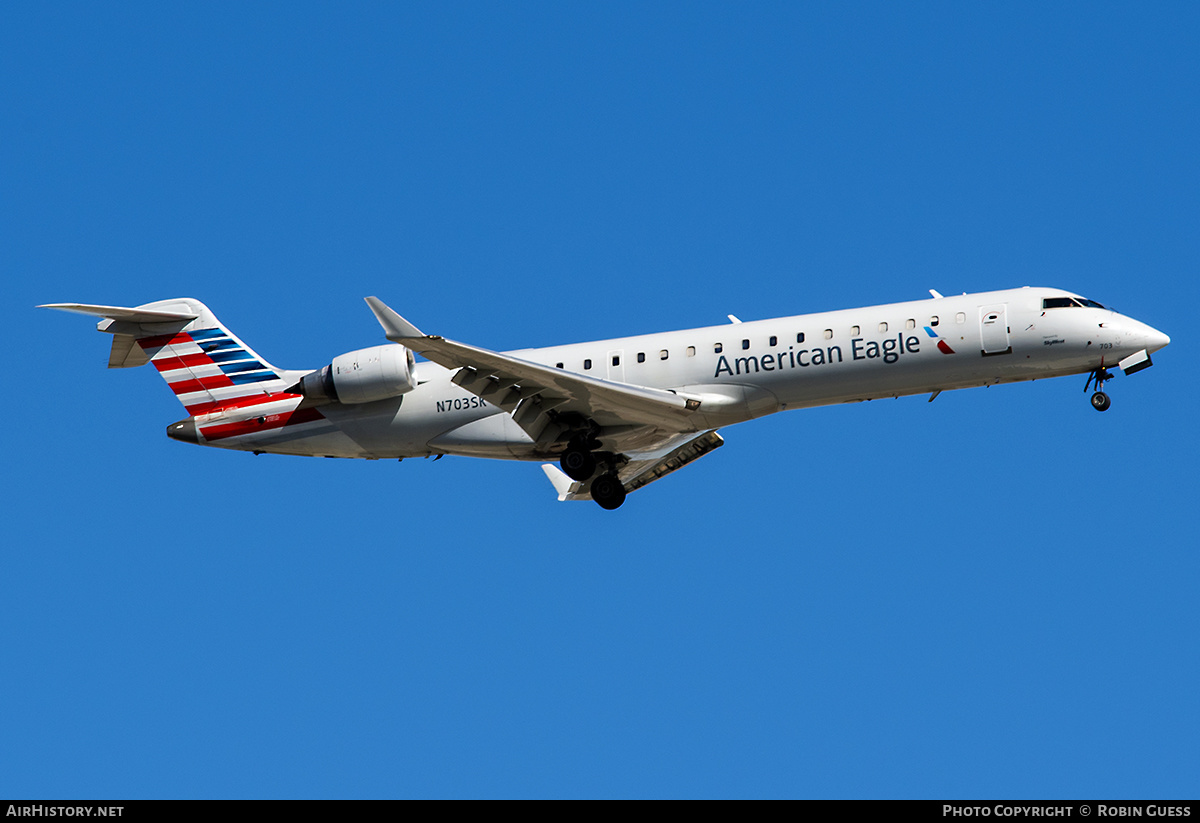 Aircraft Photo of N703SK | Bombardier CRJ-701ER (CL-600-2C10) | American Eagle | AirHistory.net #332453