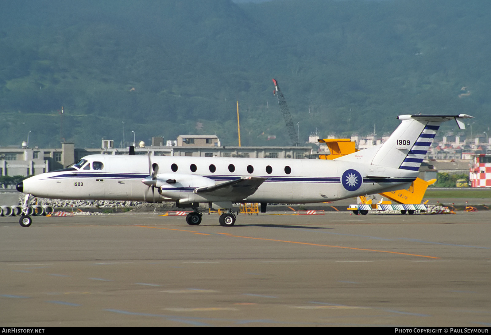 Aircraft Photo of 1909 | Beech 1900C-1 | Taiwan - Air Force | AirHistory.net #332460