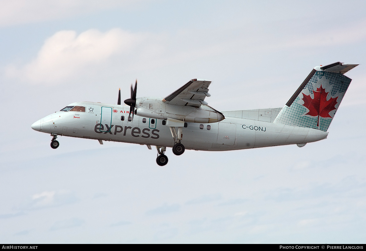 Aircraft Photo of C-GONJ | De Havilland Canada DHC-8-102 Dash 8 | Air Canada Express | AirHistory.net #332603