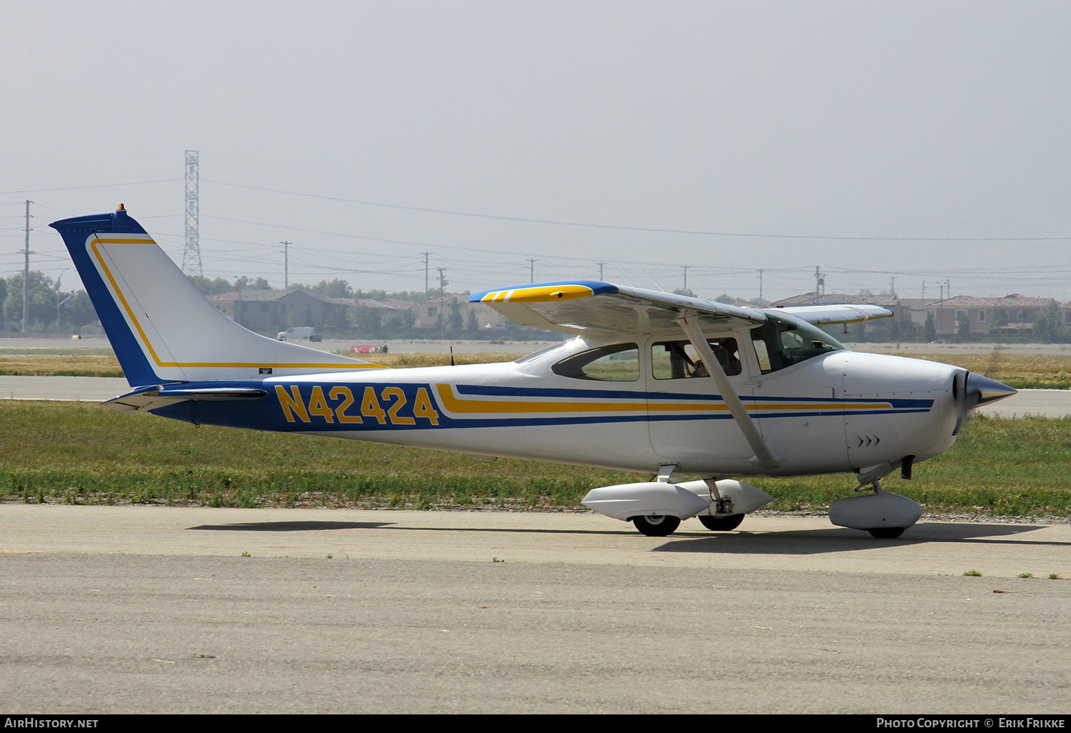 Aircraft Photo of N42424 | Cessna 182L Skylane | AirHistory.net #332667