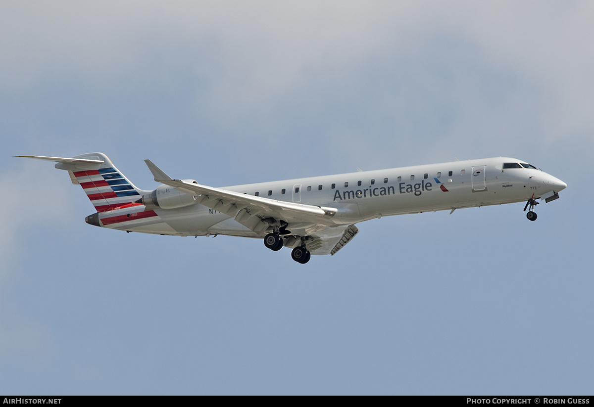 Aircraft Photo of N773SK | Bombardier CRJ-701ER (CL-600-2C10) | American Eagle | AirHistory.net #332682