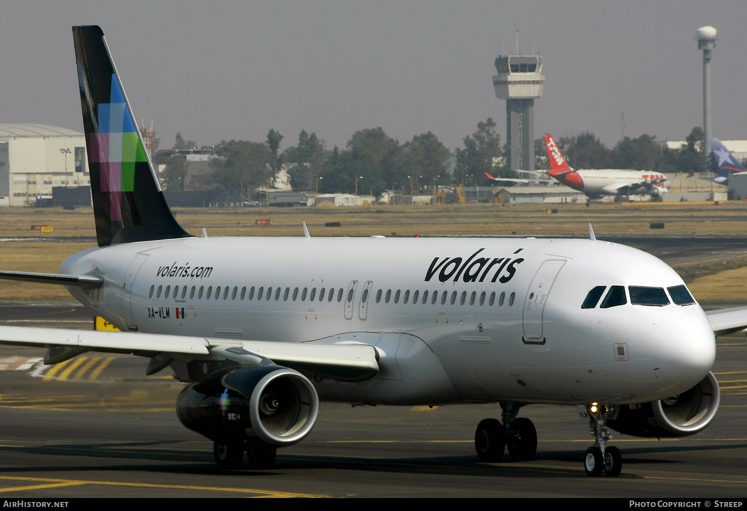 Aircraft Photo of XA-VLM | Airbus A320-233 | Volaris | AirHistory.net #332790
