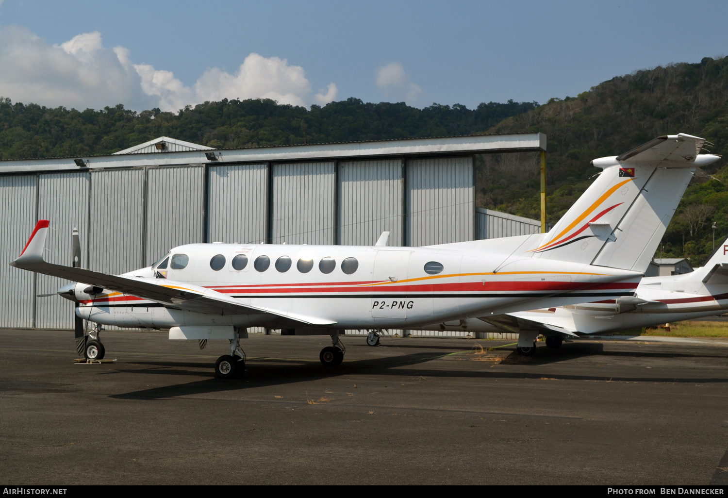 Aircraft Photo of P2-PNG | Beech Super King Air 350 (B300) | AirHistory.net #332799