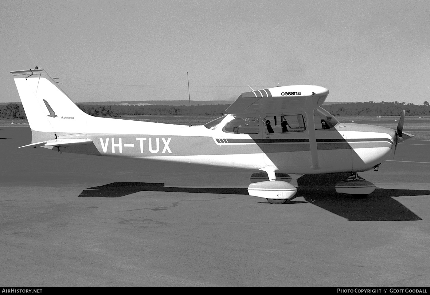 Aircraft Photo of VH-TUX | Cessna 172M Skyhawk | AirHistory.net #332815