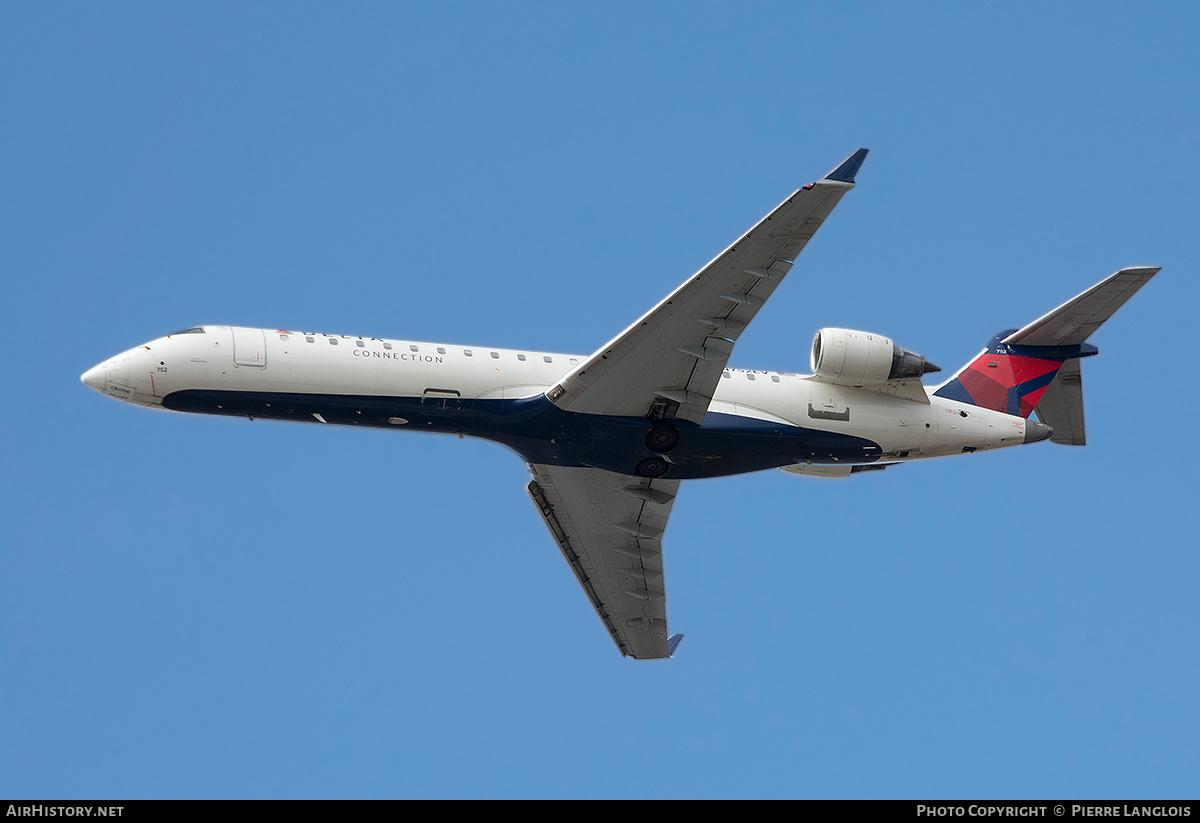 Aircraft Photo of N752EV | Bombardier CRJ-701ER (CL-600-2C10) | Delta Connection | AirHistory.net #332859