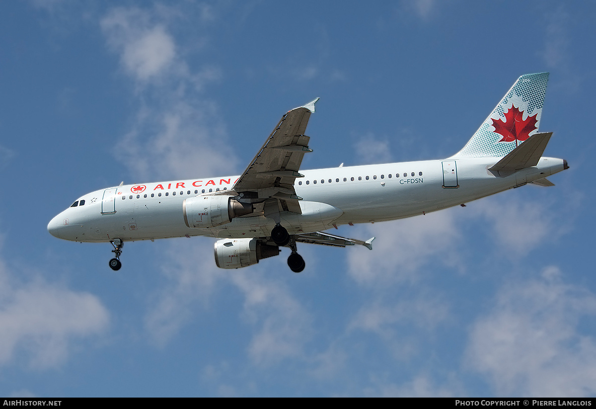 Aircraft Photo of C-FDSN | Airbus A320-211 | Air Canada | AirHistory.net #332921