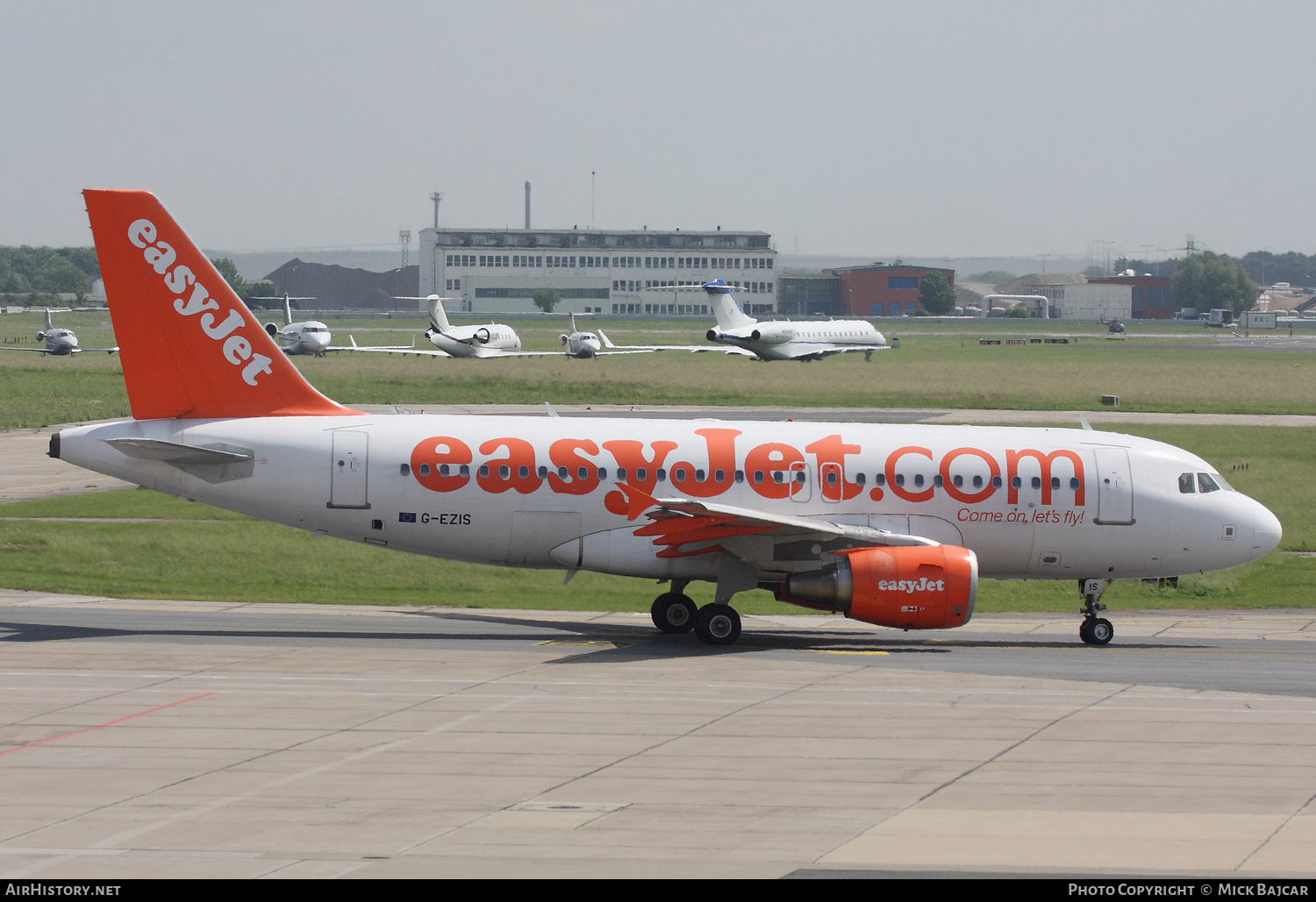 Aircraft Photo of G-EZIS | Airbus A319-111 | EasyJet | AirHistory.net #333104