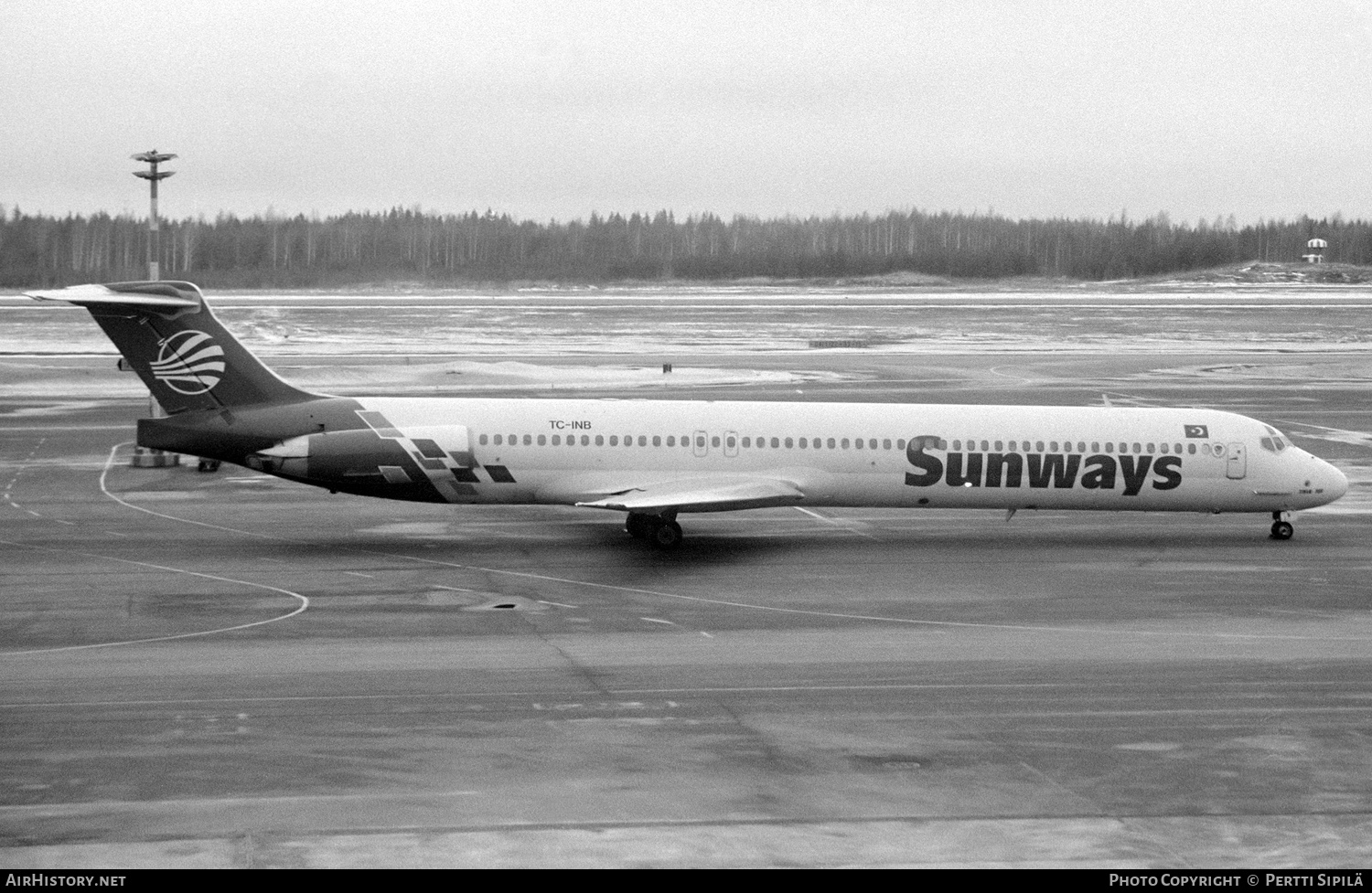 Aircraft Photo of TC-INB | McDonnell Douglas MD-83 (DC-9-83) | Sunways | AirHistory.net #333109