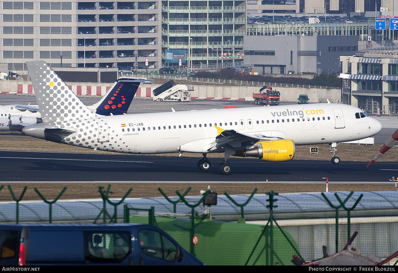 Aircraft Photo of EC-JAB | Airbus A320-214 | Vueling Airlines | AirHistory.net #333245