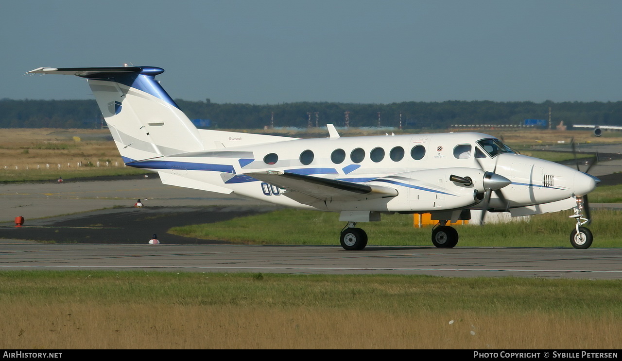 Aircraft Photo of OO-SKM | Beech B200 Super King Air | Sky Service | AirHistory.net #333388