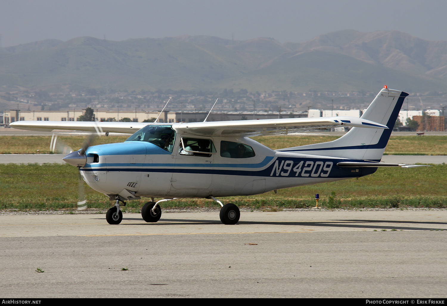 Aircraft Photo of N94209 | Cessna 210L Centurion | AirHistory.net #333401