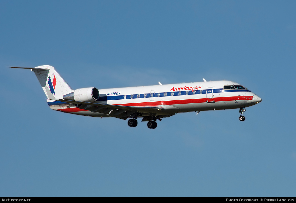 Aircraft Photo of N908EV | Bombardier CRJ-200ER (CL-600-2B19) | American Eagle | AirHistory.net #333447