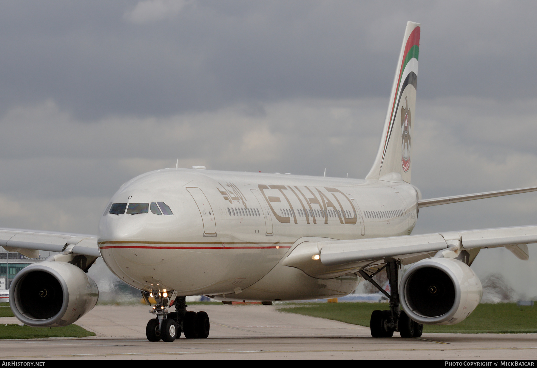 Aircraft Photo of A6-EYH | Airbus A330-243 | Etihad Airways | AirHistory.net #333600