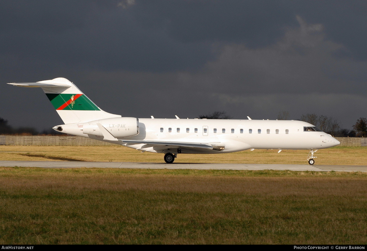 Aircraft Photo of LX-PAK | Bombardier Global Express XRS (BD-700-1A10) | AirHistory.net #333614