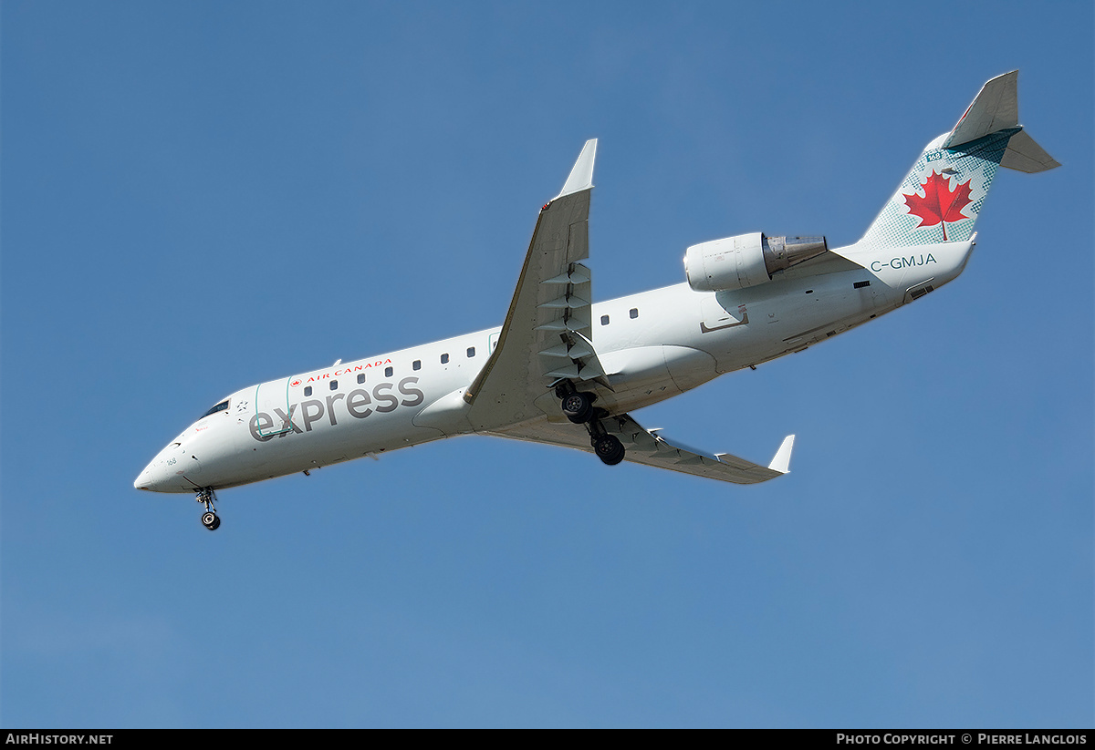 Aircraft Photo of C-GMJA | Bombardier CRJ-200ER (CL-600-2B19) | Air Canada Express | AirHistory.net #333664