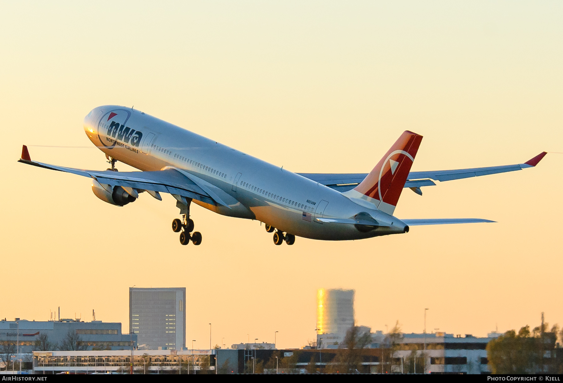 Aircraft Photo of N804NW | Airbus A330-323 | Northwest Airlines | AirHistory.net #333941