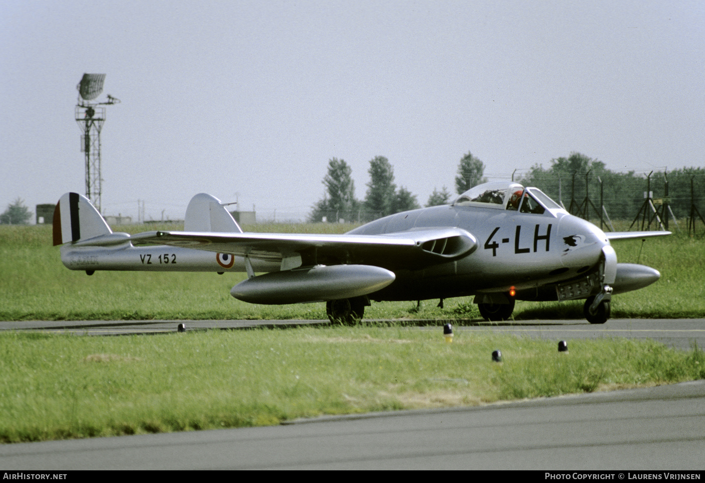 Aircraft Photo of F-AZHX / VZ152 | De Havilland D.H. 100 Vampire FB6 | France - Air Force | AirHistory.net #333990