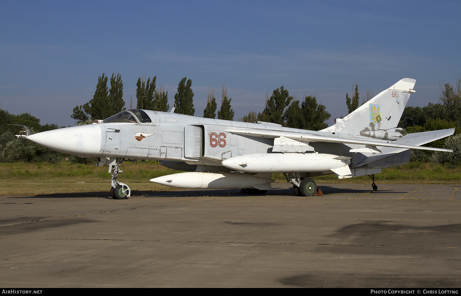 Aircraft Photo of 66 red | Sukhoi Su-24 Fencer B | Ukraine - Navy | AirHistory.net #334219