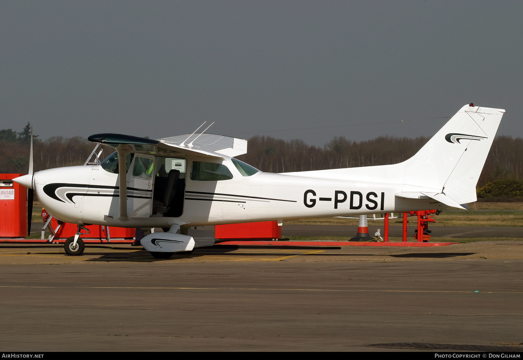 Aircraft Photo of G-PDSI | Cessna 172N Skyhawk II | AirHistory.net #334271