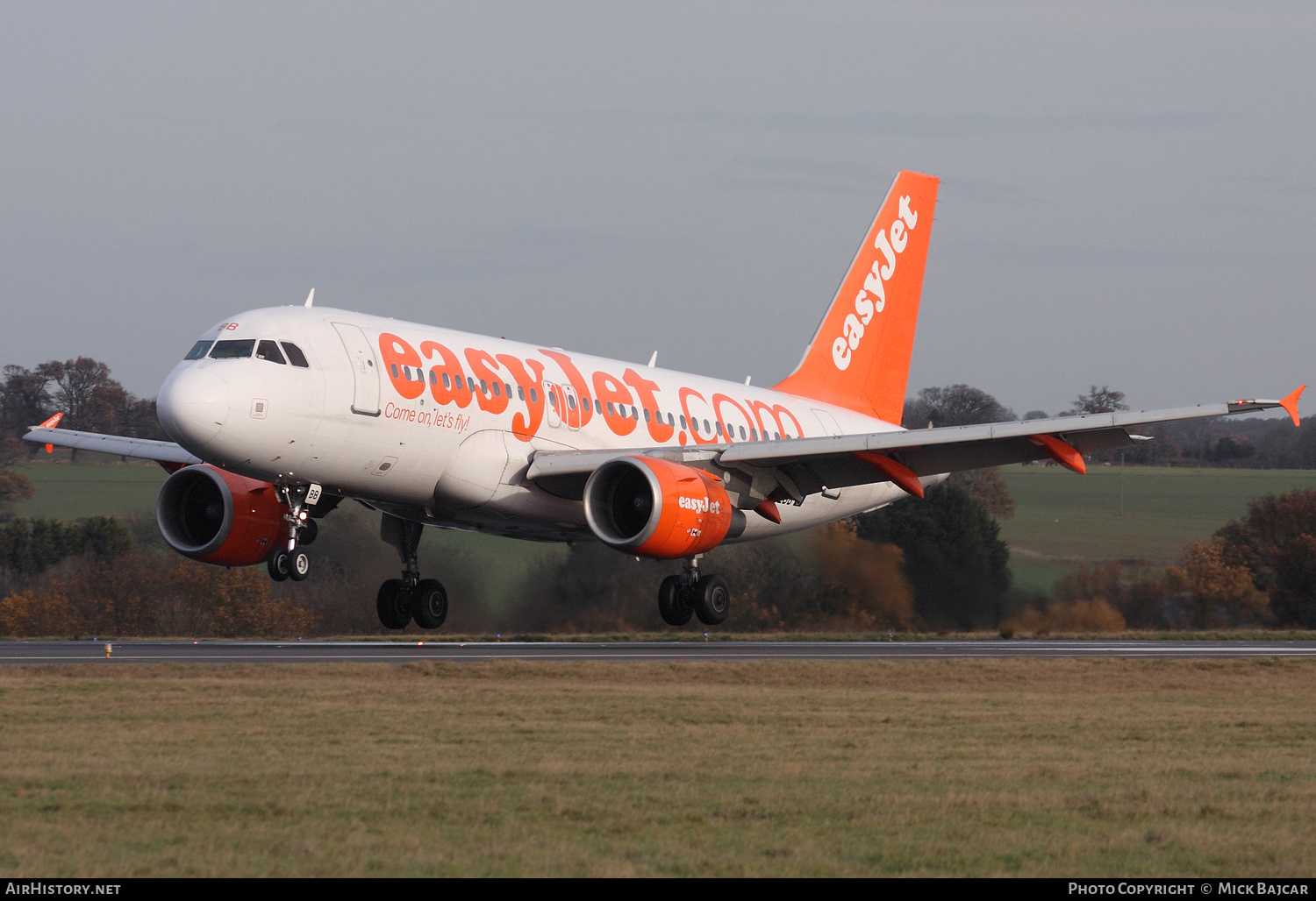 Aircraft Photo of G-EZBB | Airbus A319-111 | EasyJet | AirHistory.net #334308
