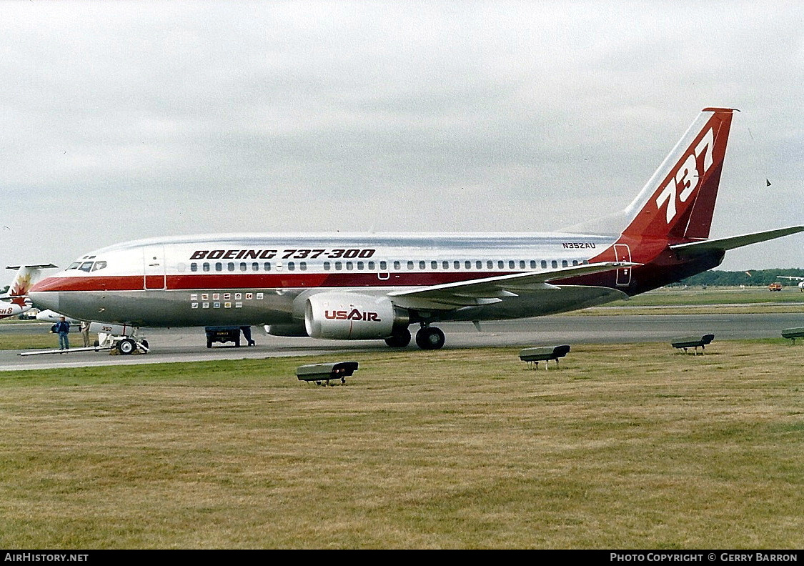 Aircraft Photo of N352AU | Boeing 737-3B7 | Boeing | AirHistory.net #334382