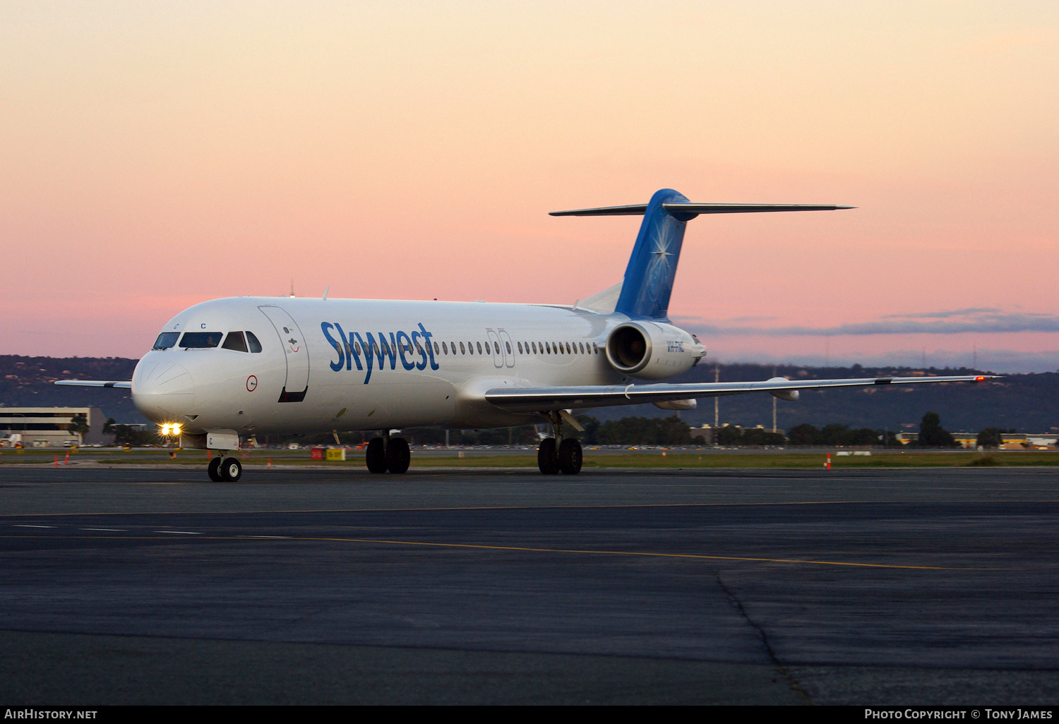 Aircraft Photo of VH-FNC | Fokker 100 (F28-0100) | Skywest Airlines | AirHistory.net #334402