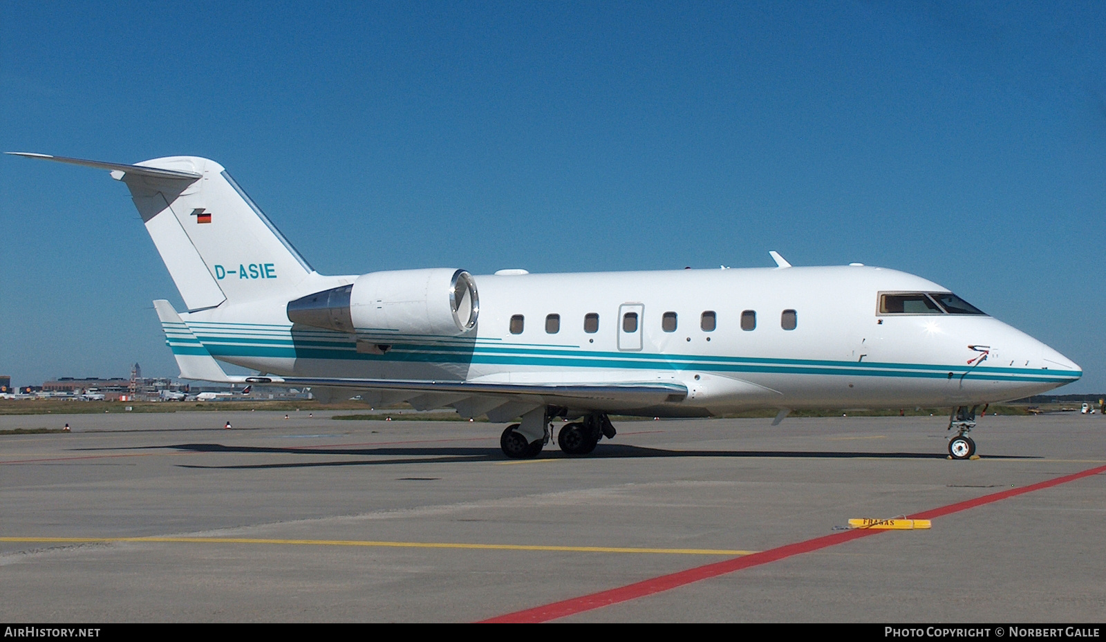 Aircraft Photo of D-ASIE | Bombardier Challenger 604 (CL-600-2B16) | AirHistory.net #334506