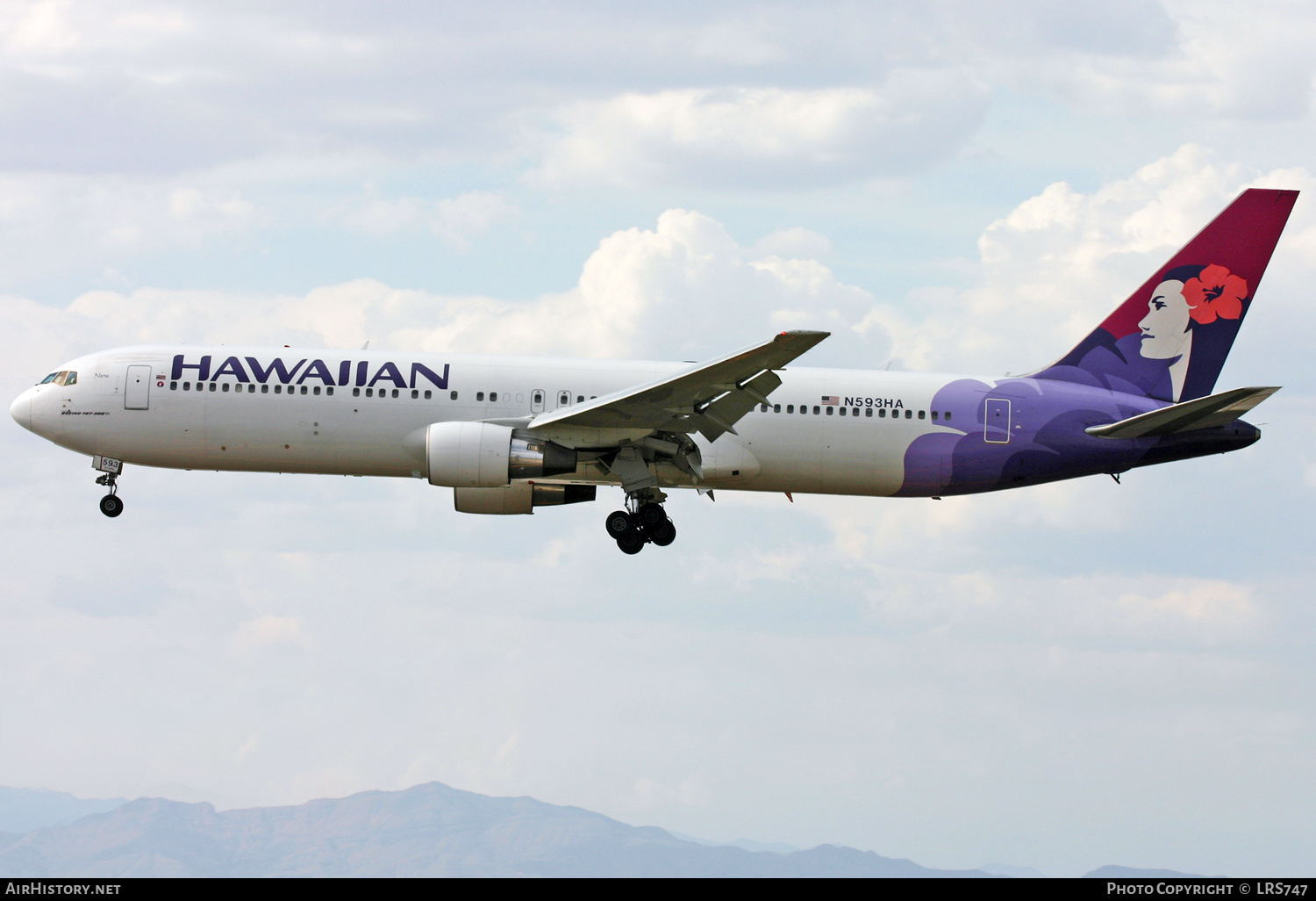 Aircraft Photo of N593HA | Boeing 767-33A/ER | Hawaiian Airlines | AirHistory.net #334571
