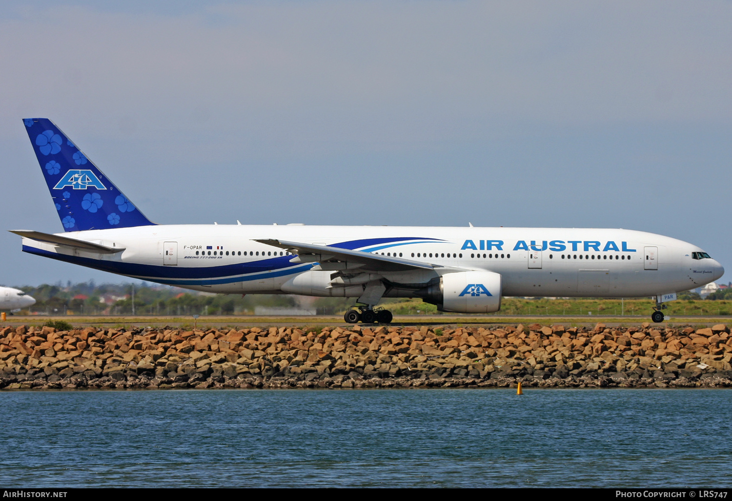 Aircraft Photo of F-OPAR | Boeing 777-2Q8/ER | Air Austral | AirHistory.net #334573