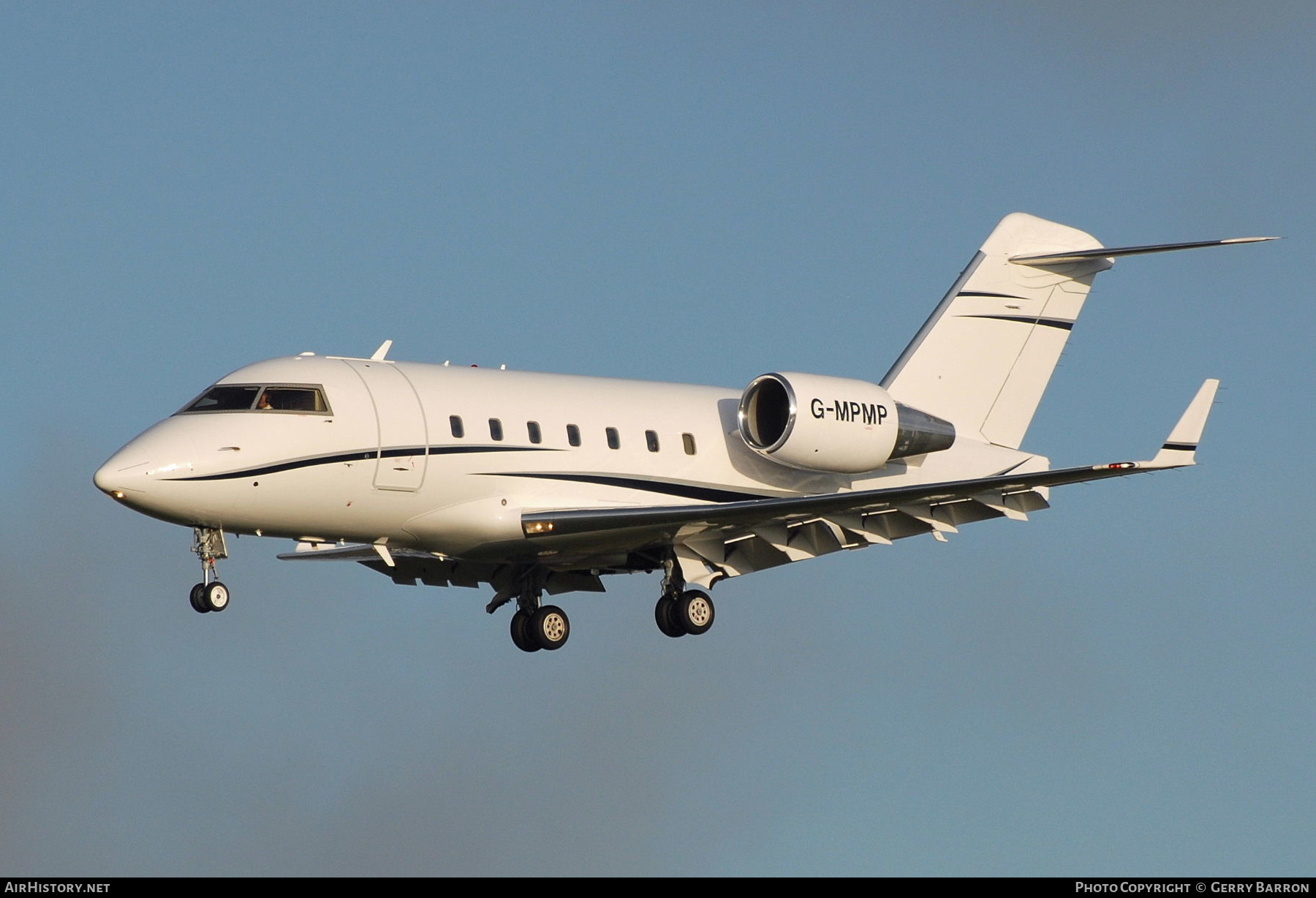 Aircraft Photo of G-MPMP | Bombardier Challenger 604 (CL-600-2B16) | AirHistory.net #334616